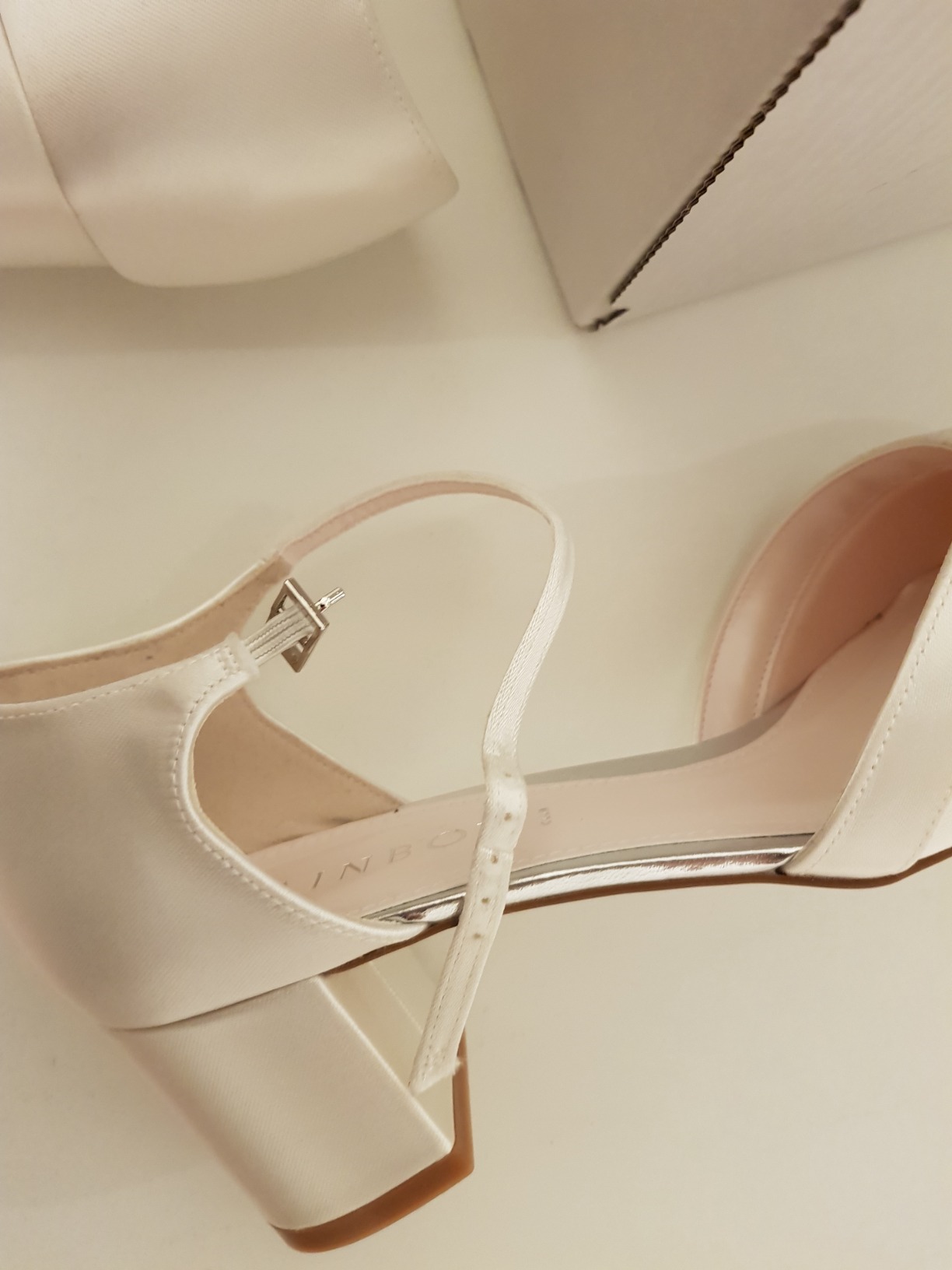 Rainbow Club Essentials Stacy Pumps Satin Ivory 5 cm Blockabsatz