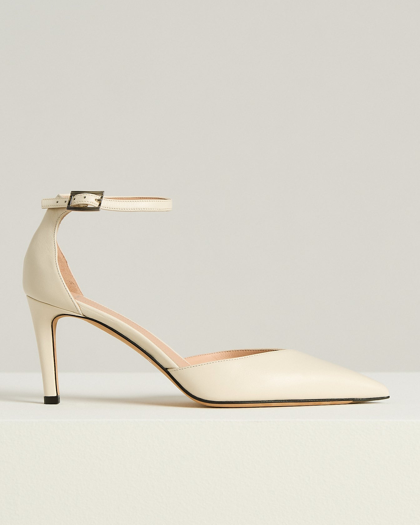 Kiton Pumps Kalbsleder Milchweiß 38 Riemchen