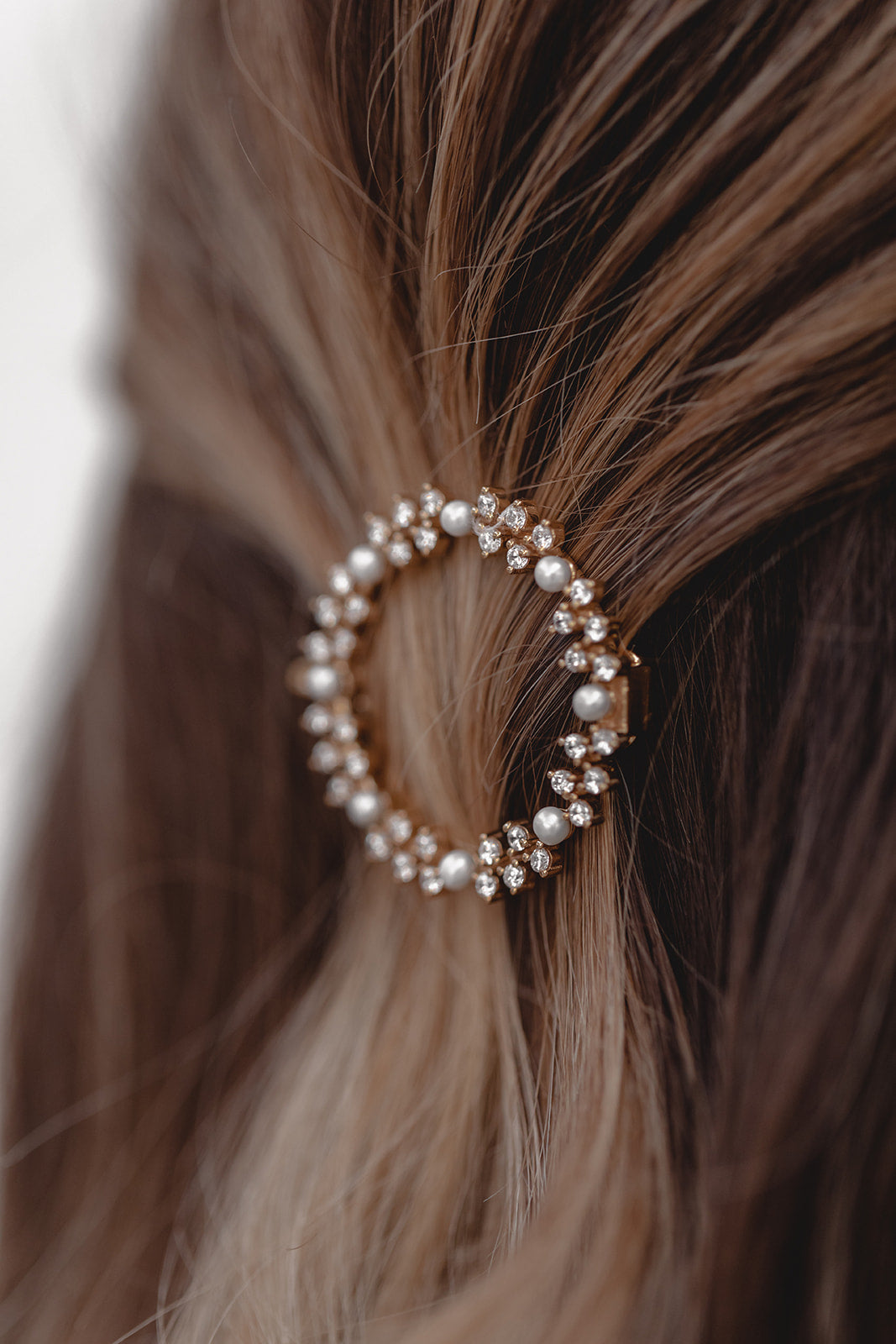 Juvelan Halo Haarclip Perlen Kristalle Silber 3,5cm